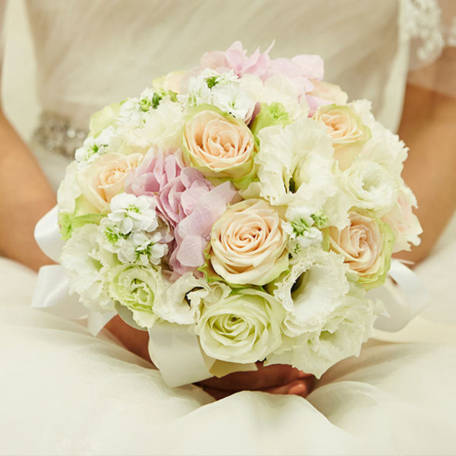 Guide to Creating Your Own Wedding Flowers